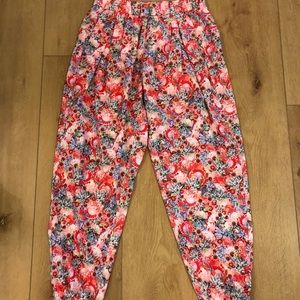 Lululemon multi color red and pink floral crops